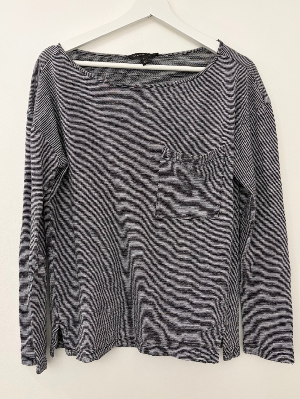 BANANA REPUBLIC black and white stripe long sleeve t-shirt